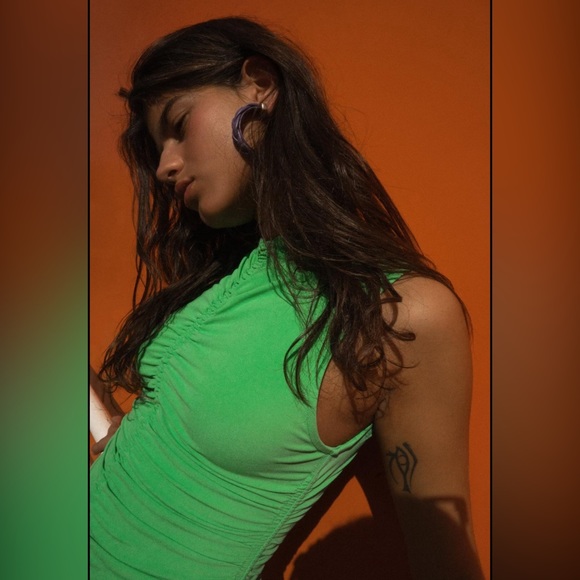 NWT ZARA Green Dress With Ruching Bloggers Favorite - Picture 3 of 7